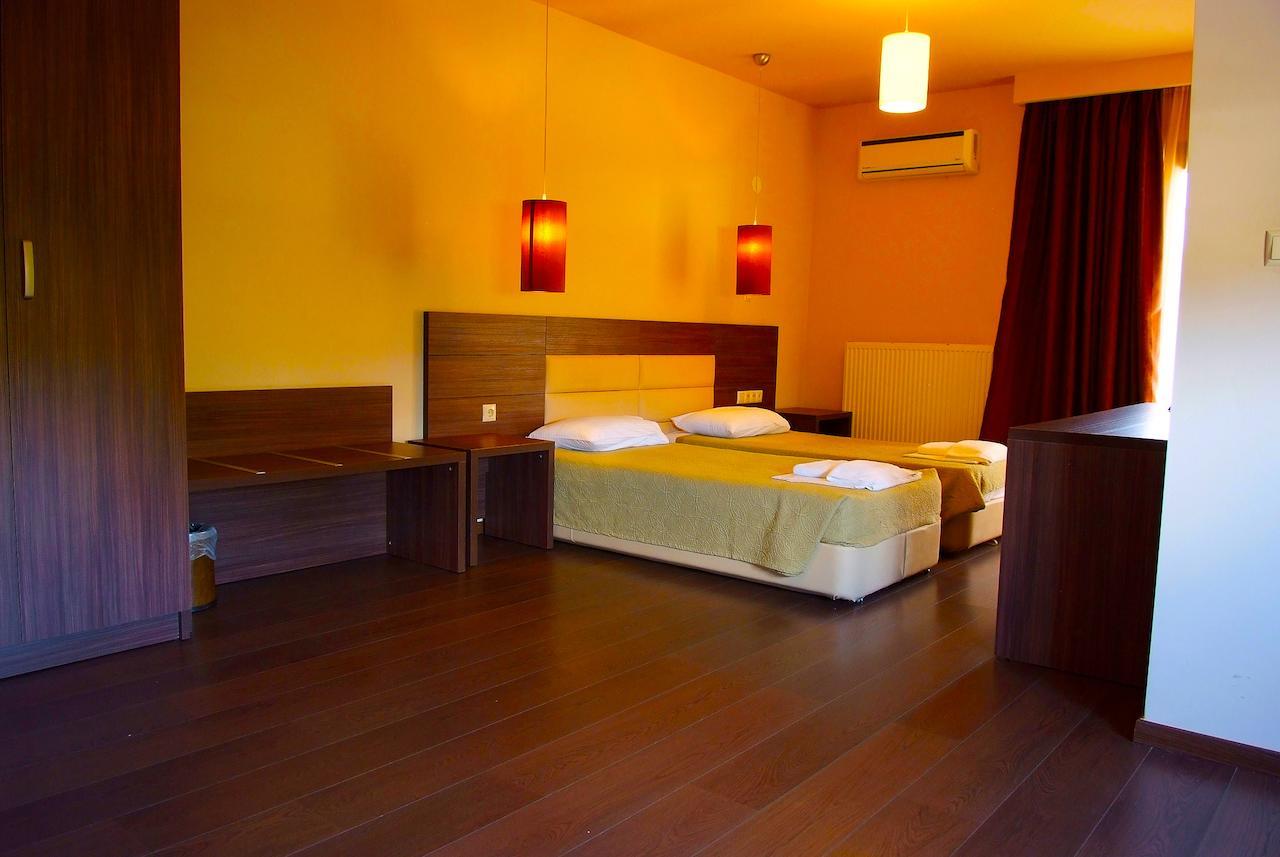 Plotini Hotel Dhidhimotikhon الغرفة الصورة