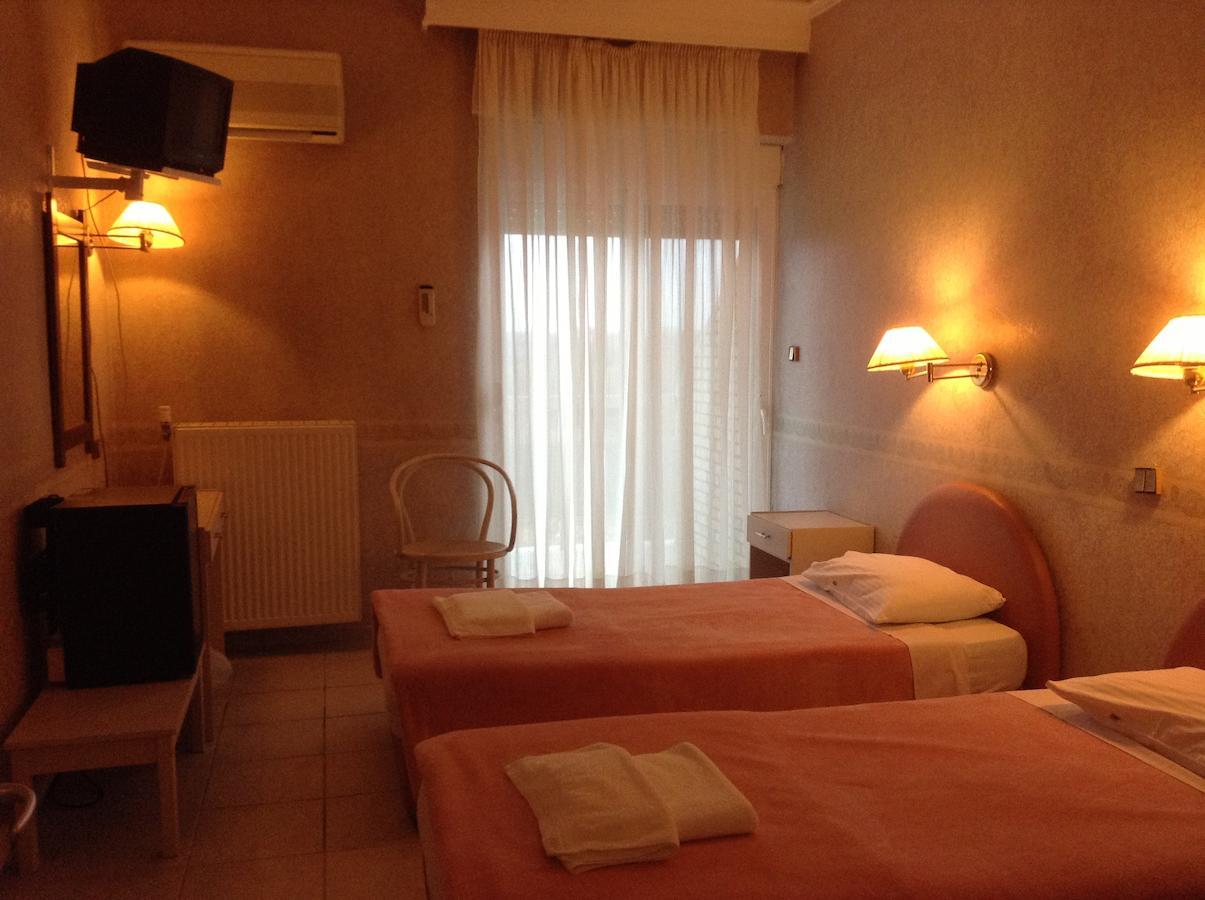 Plotini Hotel Dhidhimotikhon الغرفة الصورة